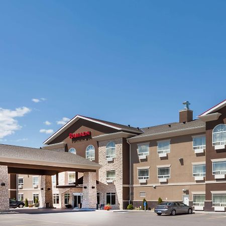 Hotel Ramada By Wyndham Creston Esterno foto