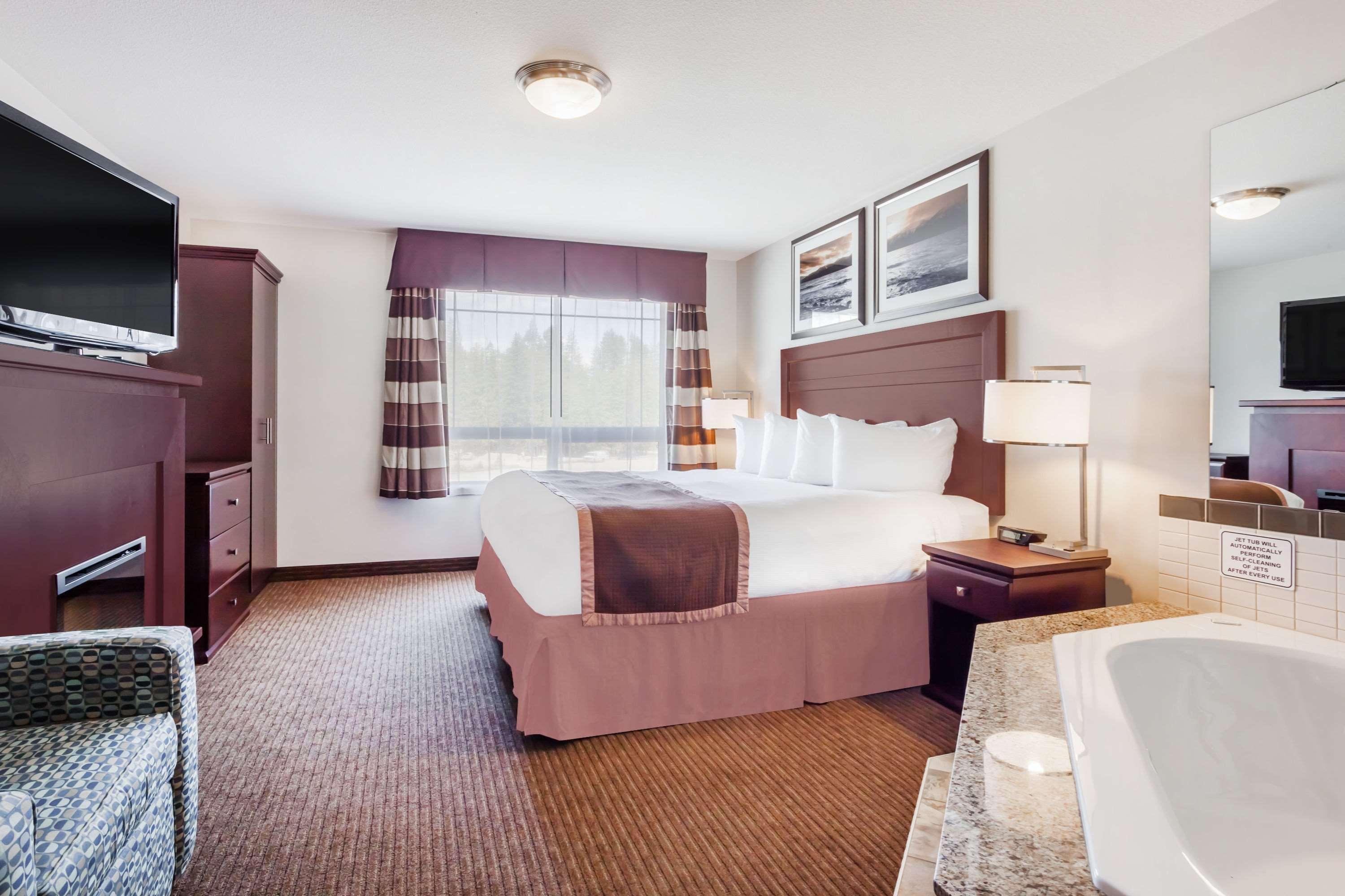 Hotel Ramada By Wyndham Creston Esterno foto