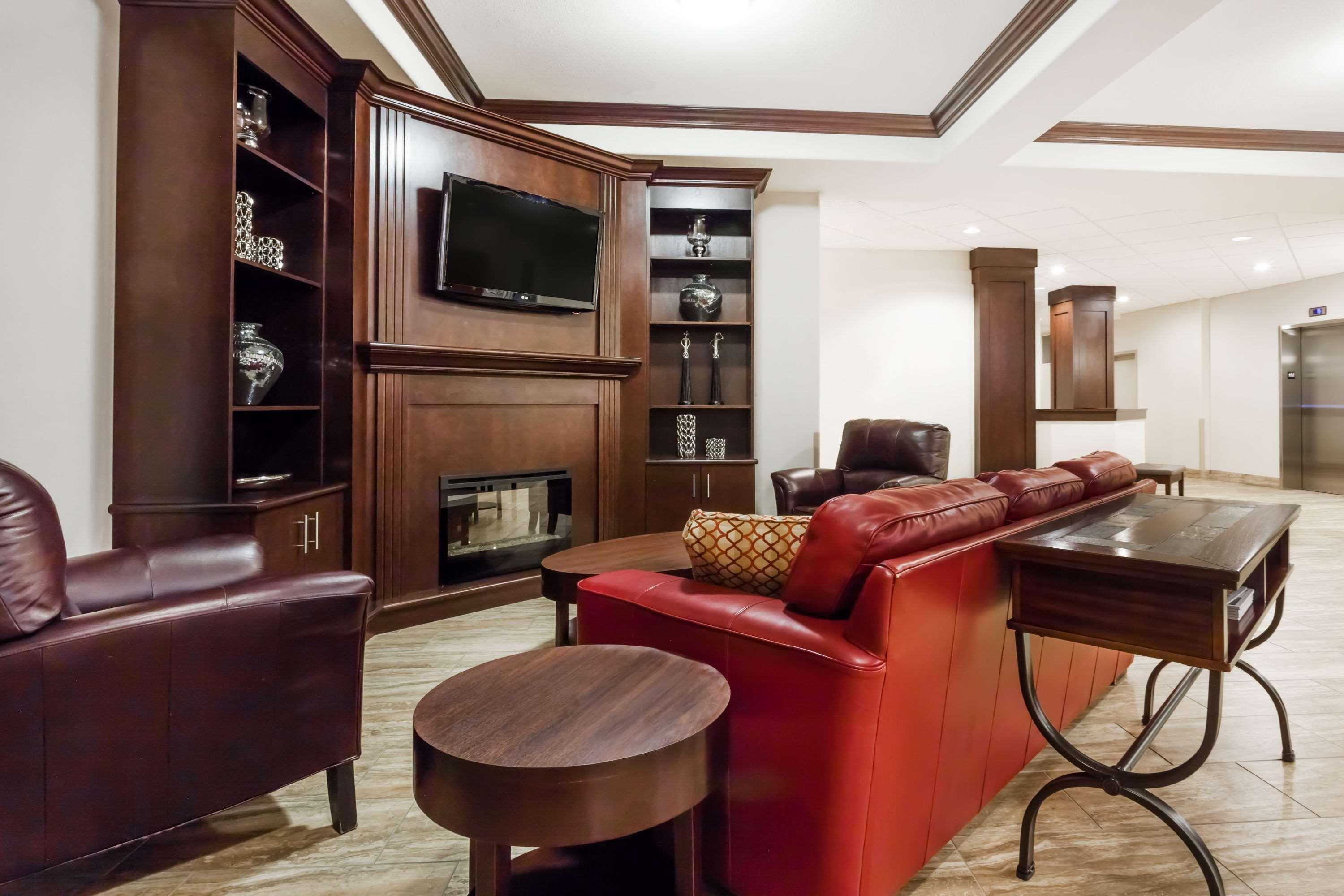 Hotel Ramada By Wyndham Creston Esterno foto