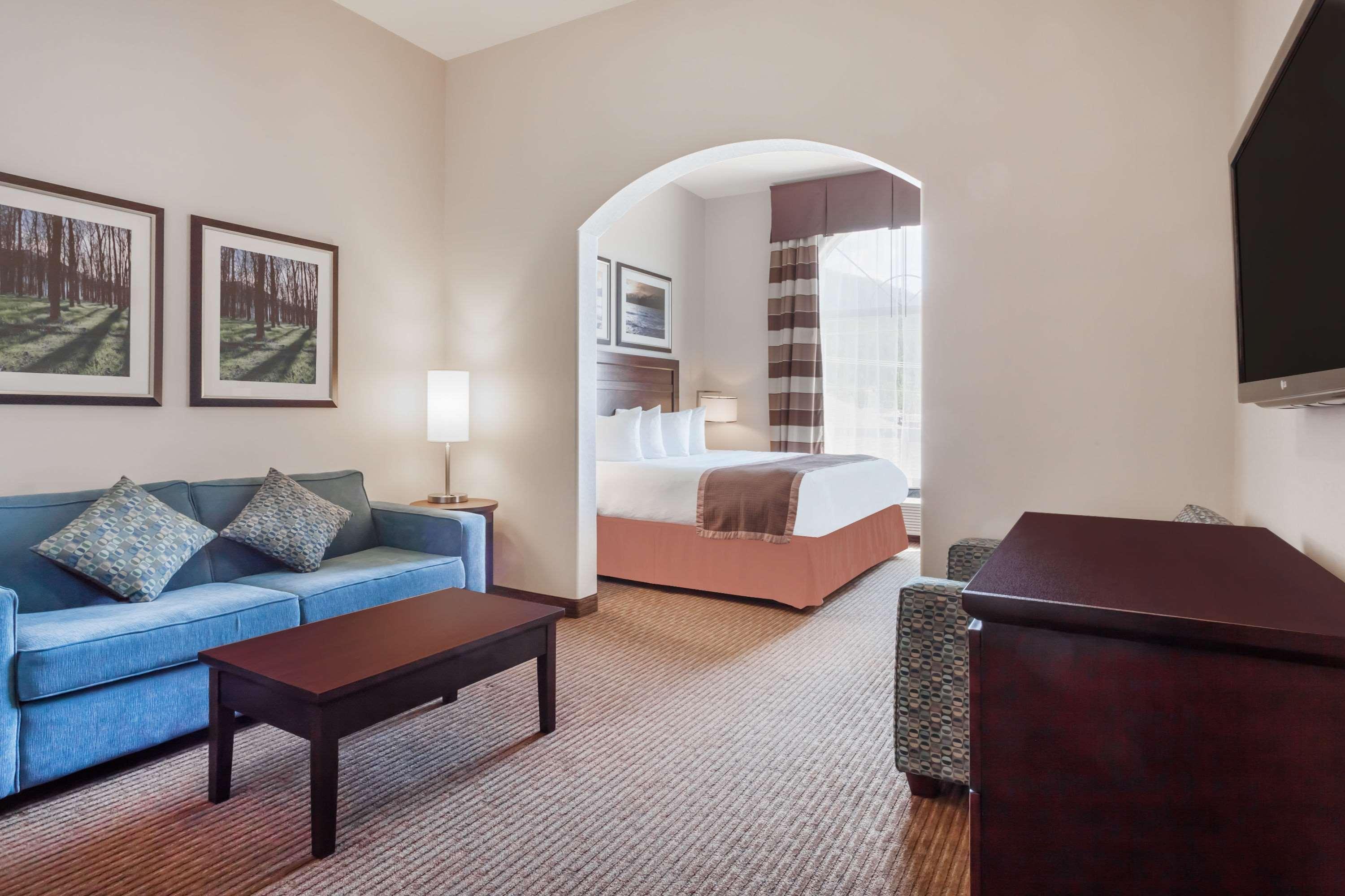 Hotel Ramada By Wyndham Creston Esterno foto