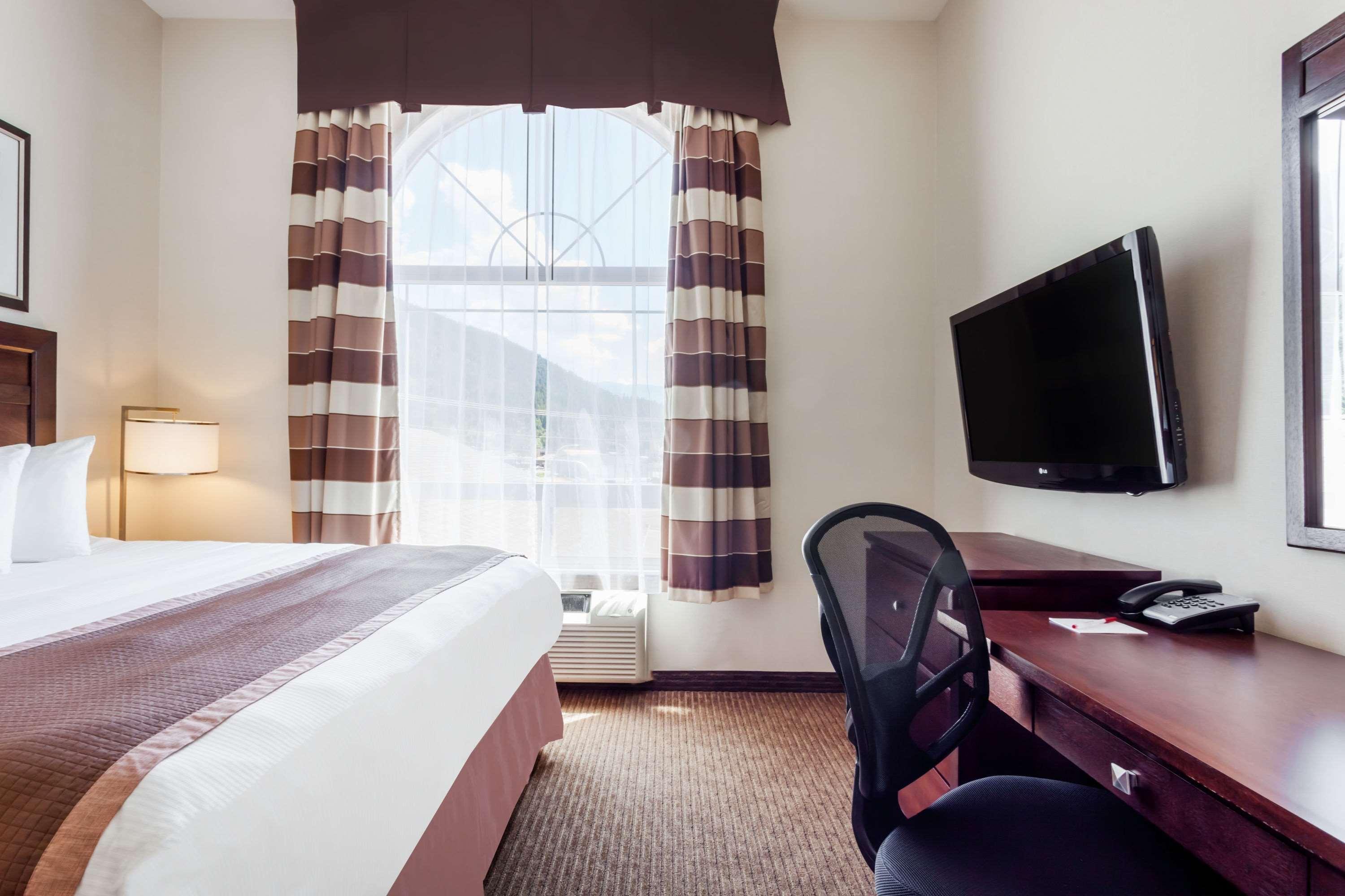 Hotel Ramada By Wyndham Creston Esterno foto