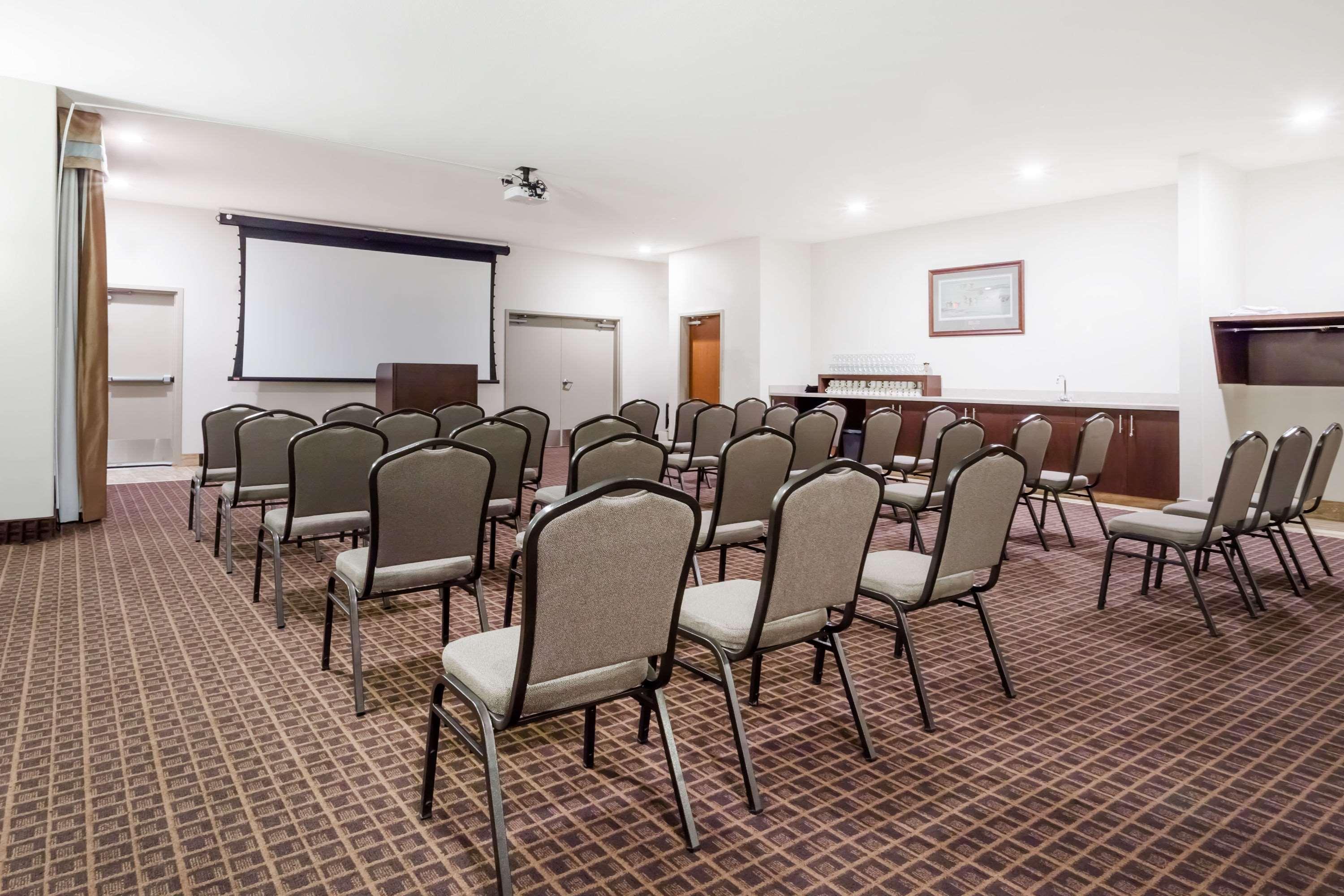 Hotel Ramada By Wyndham Creston Esterno foto